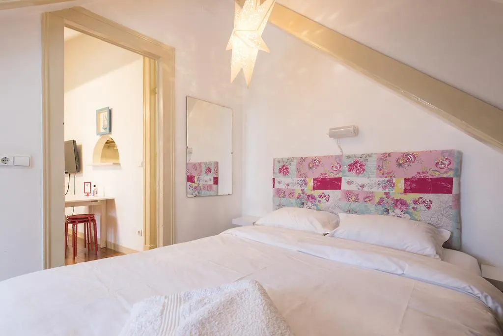 Alfama Vintage Apartment Lisbon